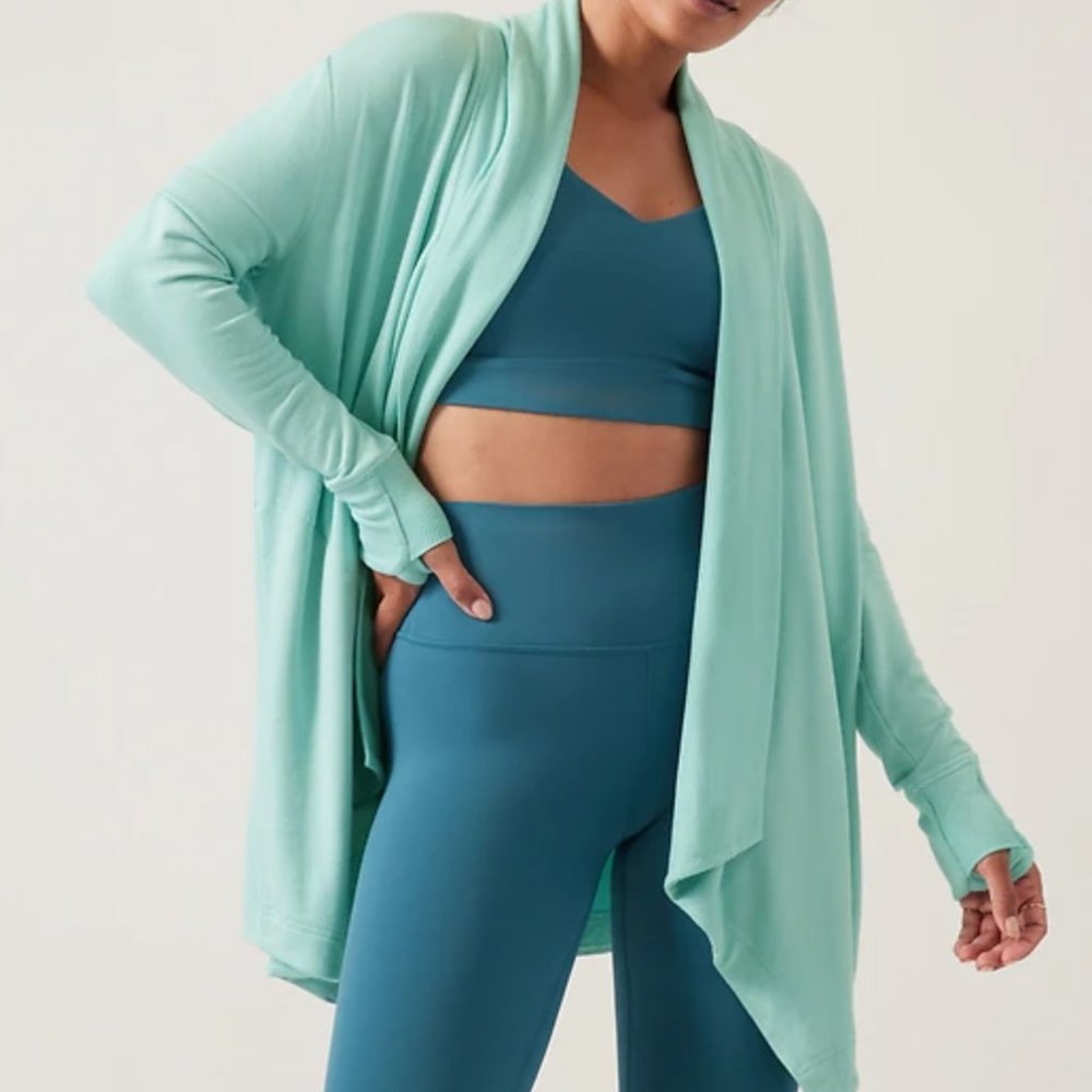 ATHLETA REEF GREEN POCKETS NIRVANA PRANAYAMA RESTORE WRAP CARDIGAN